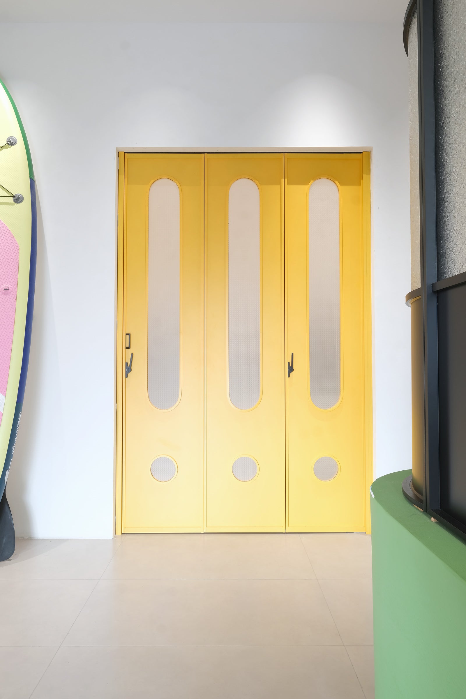 Marigold Arch 3-Panel Aluminum Folding Door