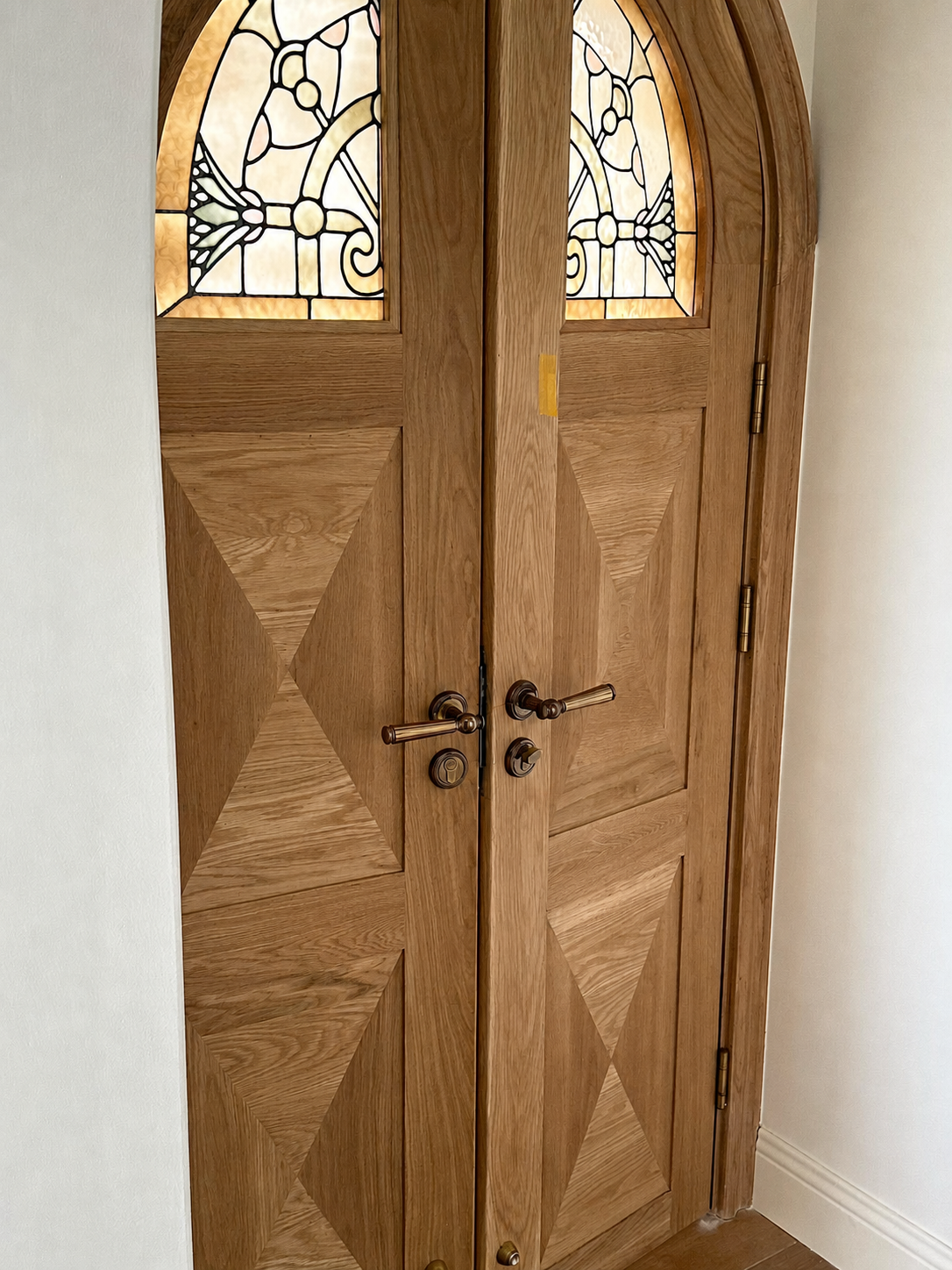 Arched Oak Veneer Stained Glass Double Door
