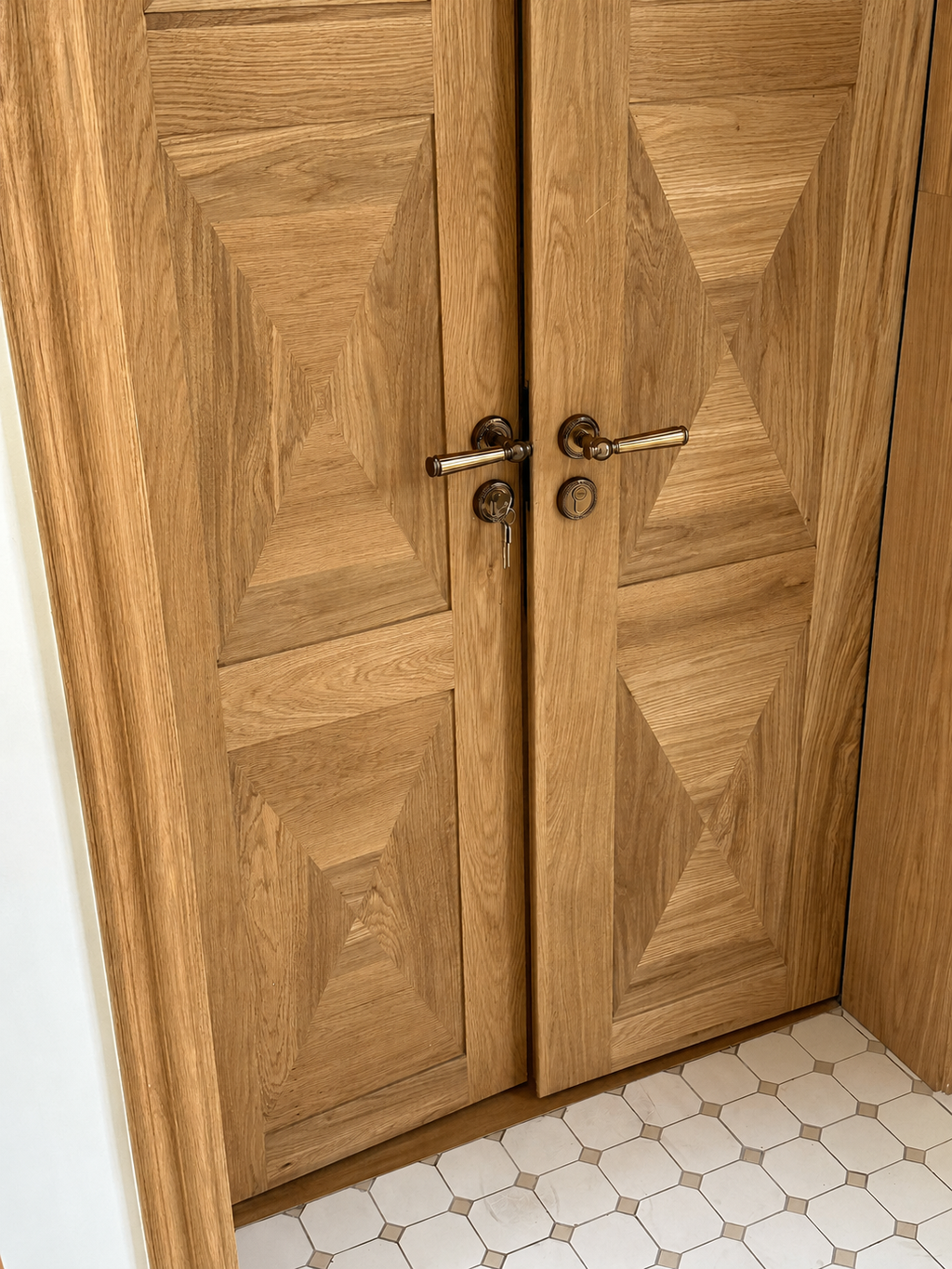Arched Oak Veneer Stained Glass Double Door