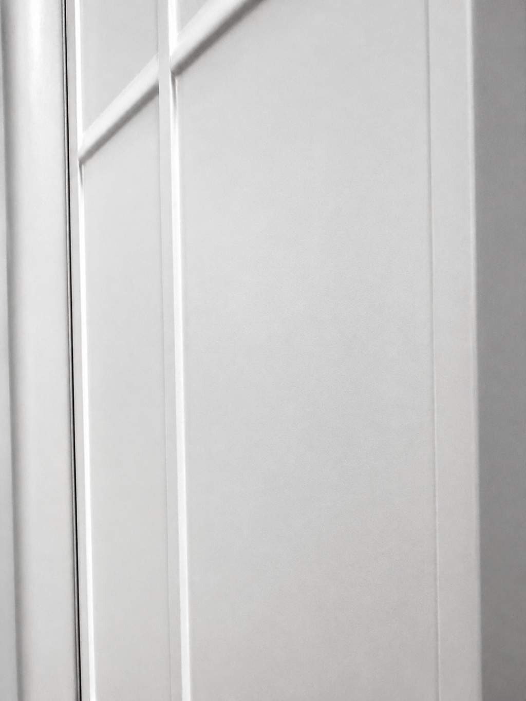 White Lacquered Skeleton-Line Solid Wood Double Door