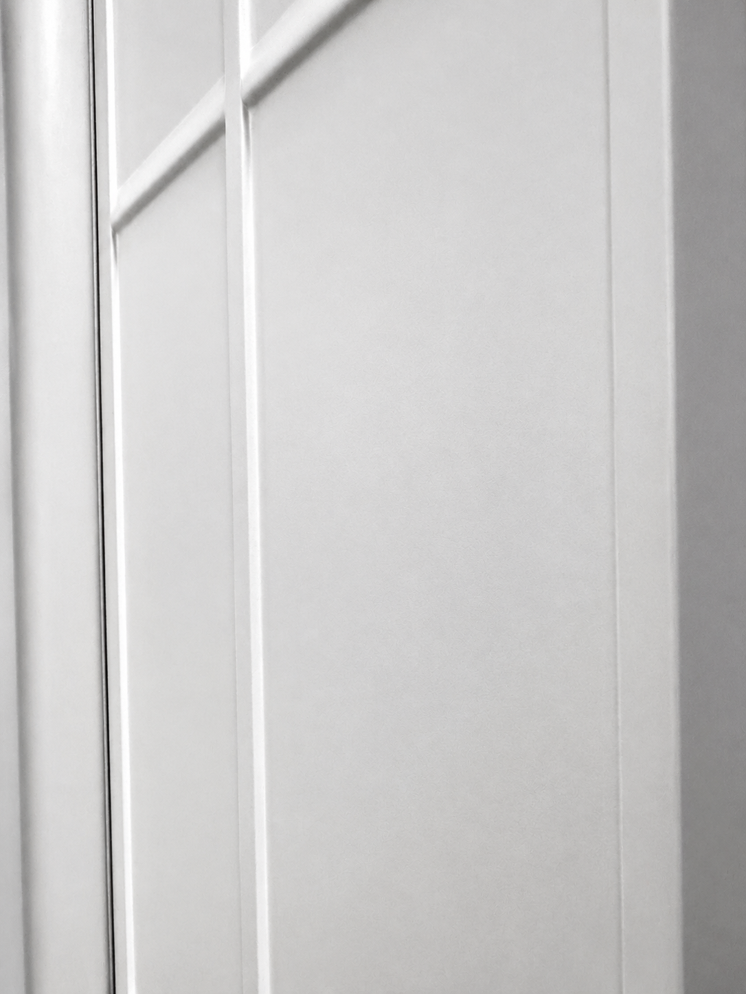 White Lacquered Skeleton-Line Solid Wood Double Door