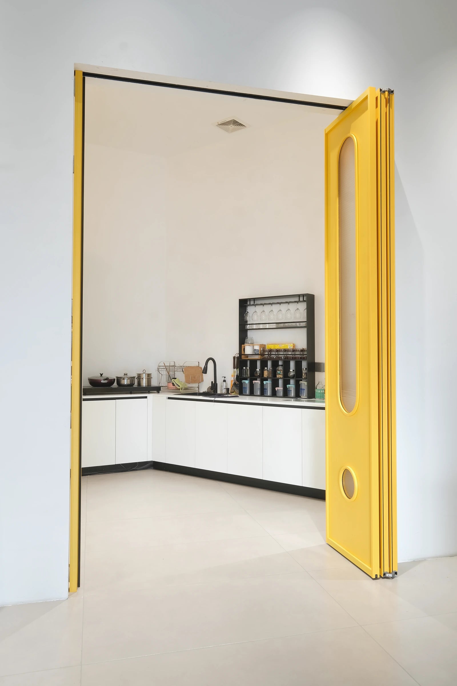 Marigold Arch 3-Panel Aluminum Folding Door