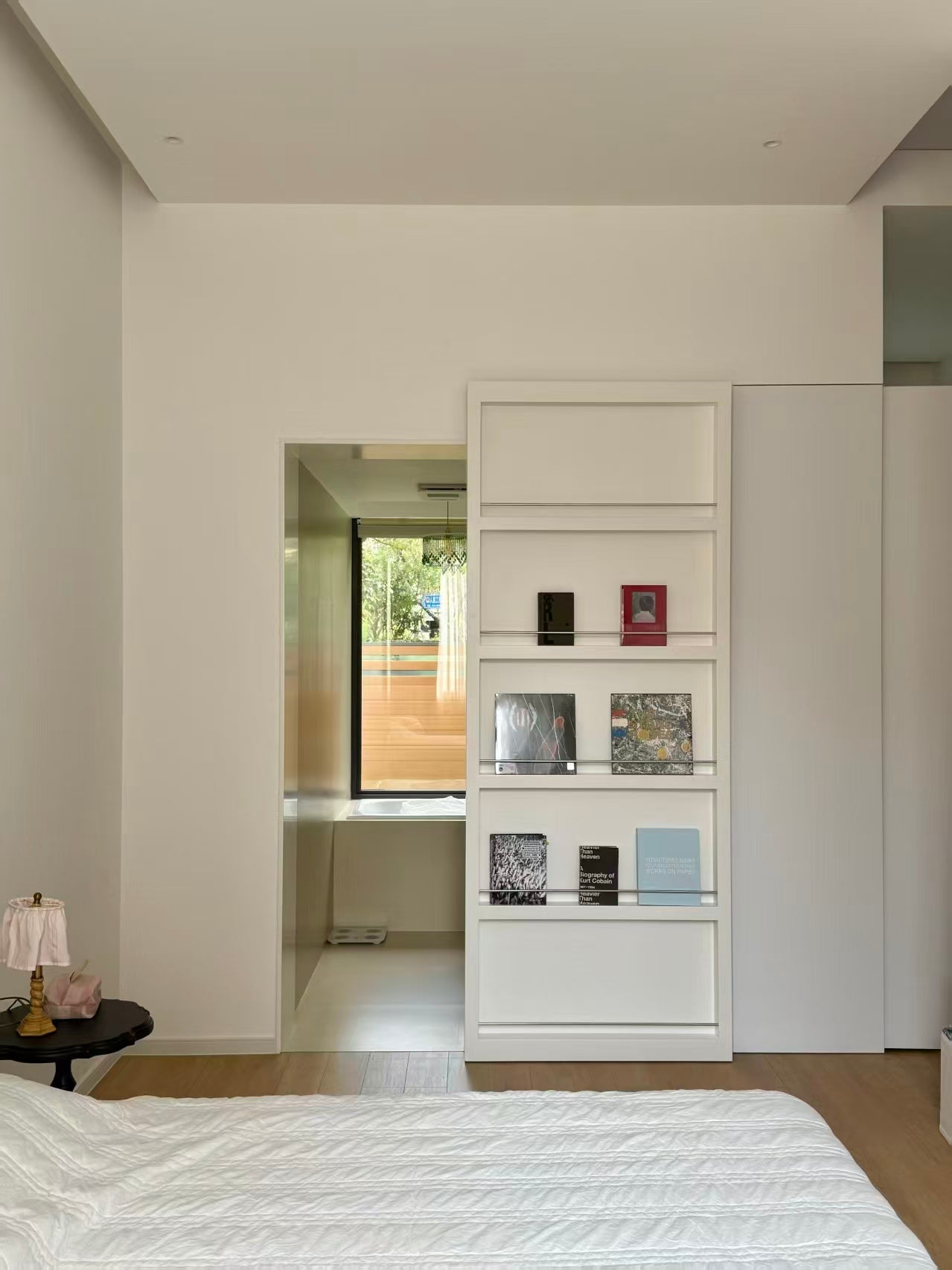 Magazine Display Sliding Door